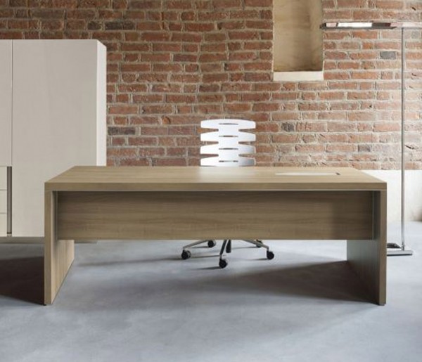 Büromöbel Schreibtisch mit Knieblende Ostapp